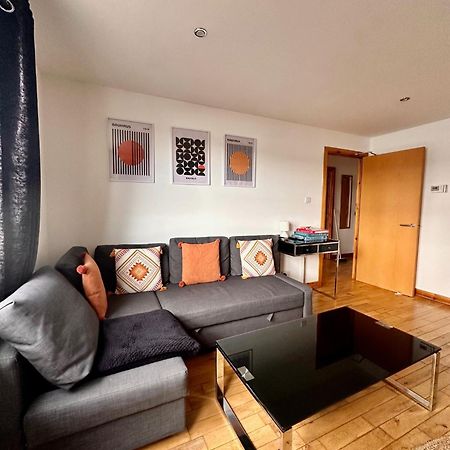 City Centre Apartment Next To Bus And Train Station Inverness Bagian luar foto