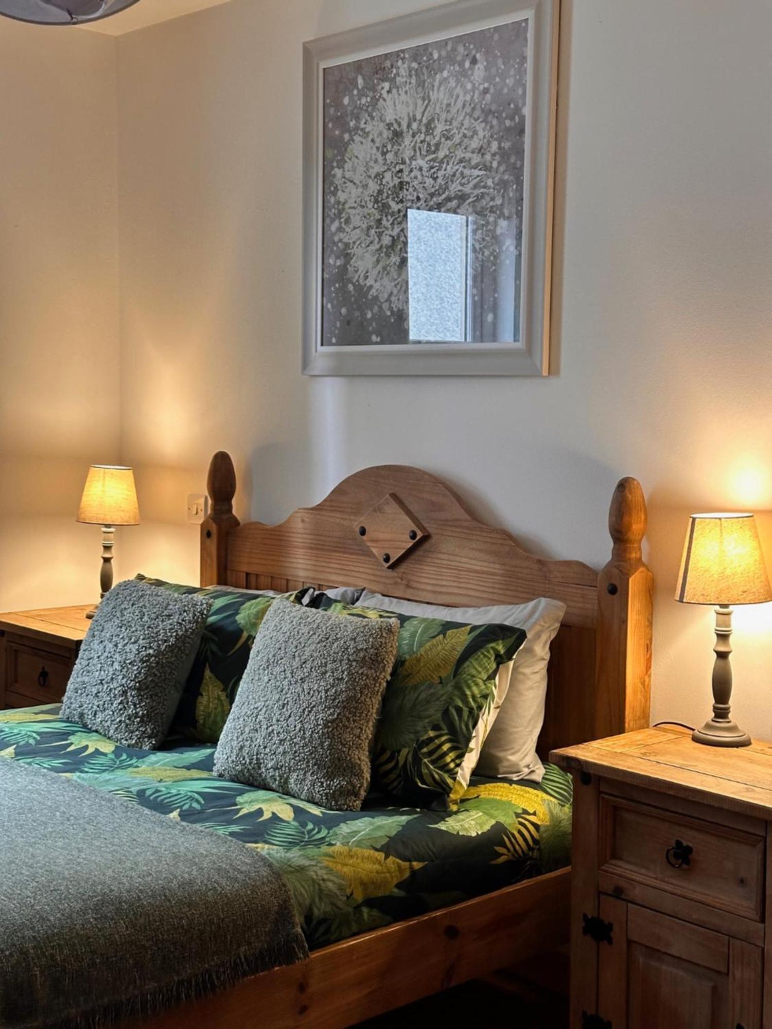 City Centre Apartment Next To Bus And Train Station Inverness Bagian luar foto